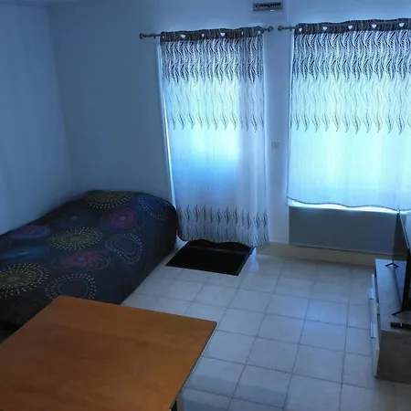 La Petite Maison Du Charnay - Proximite Beaujeu Holiday home